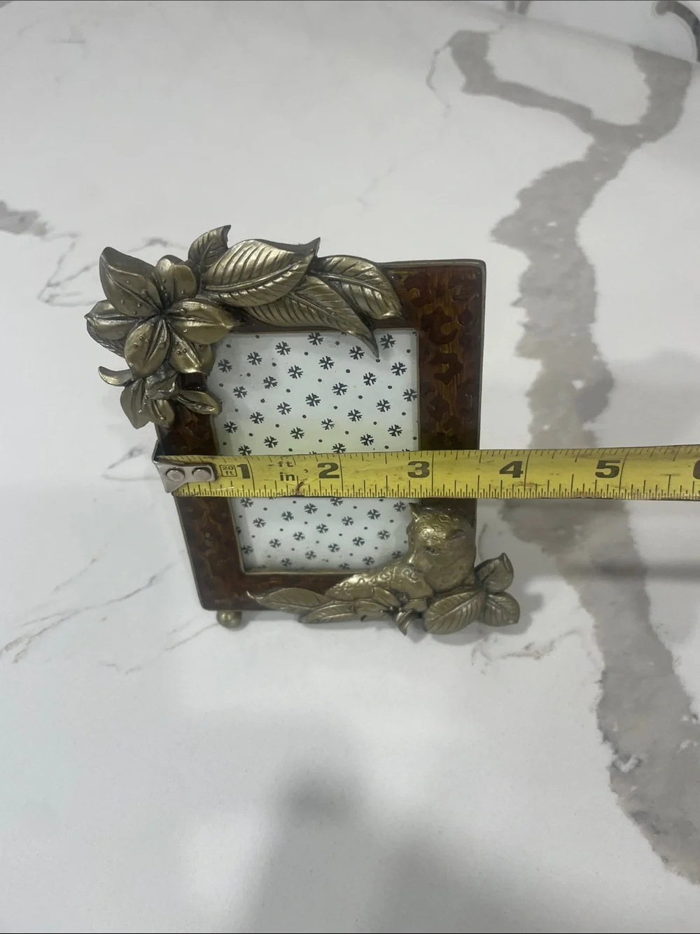 Brass-Accented Brown Floral Photo Frame - Elegant Home Accent